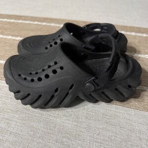 Crocs Echo Clog Black - Unisex Kids Size 13 - Sporty Comfort Slides